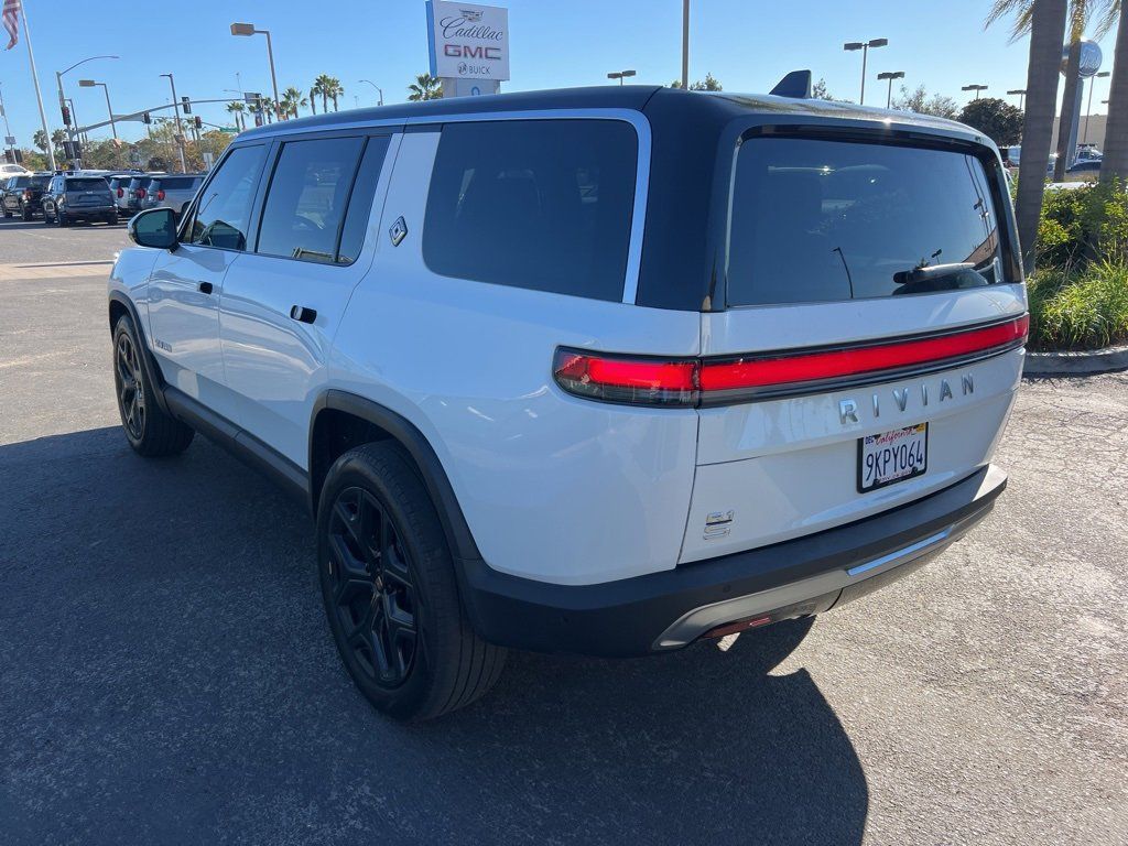 2023 Rivian R1S Adventure photo 3