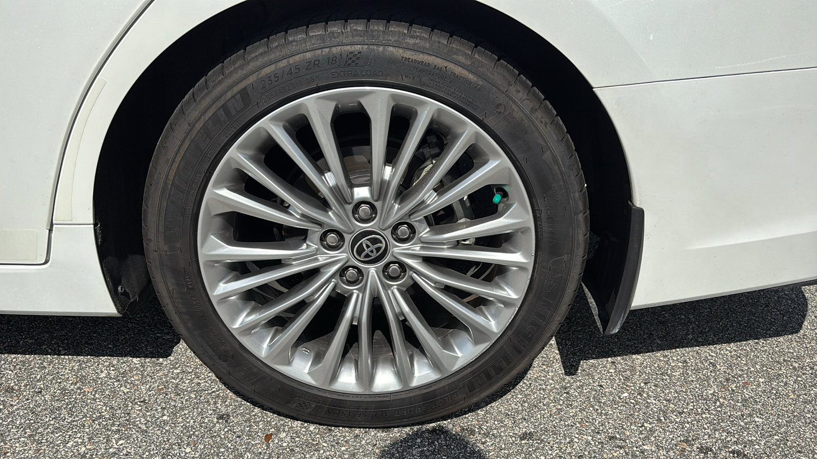 2020 Toyota Avalon Limited photo 18