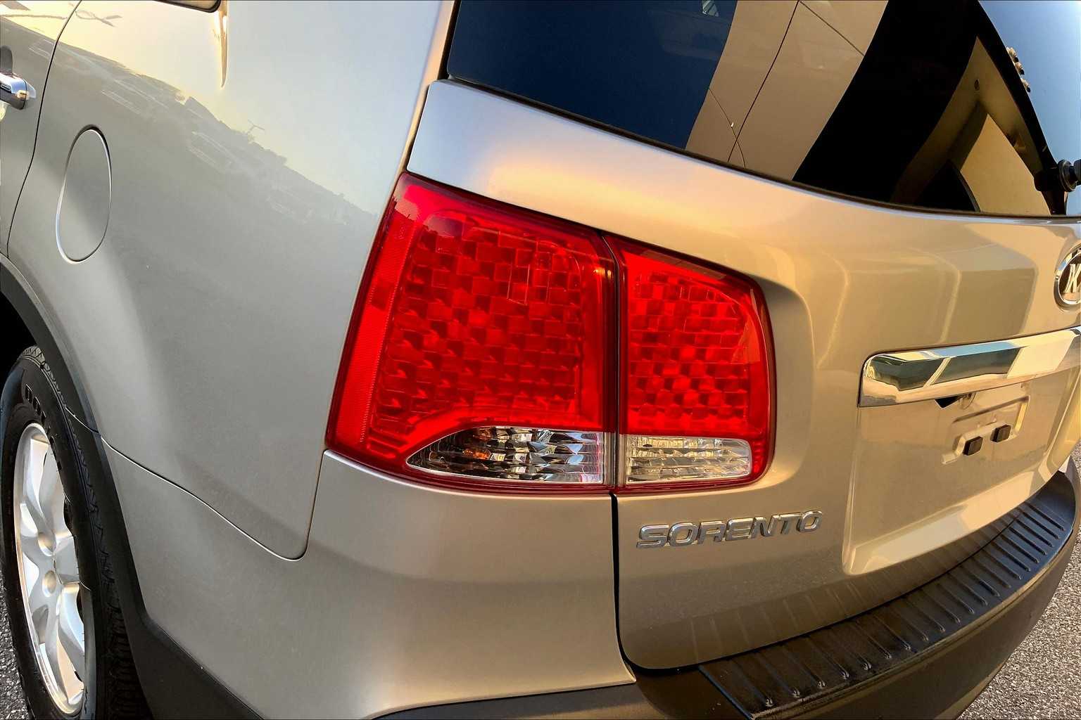 2013 Kia Sorento LX photo 26
