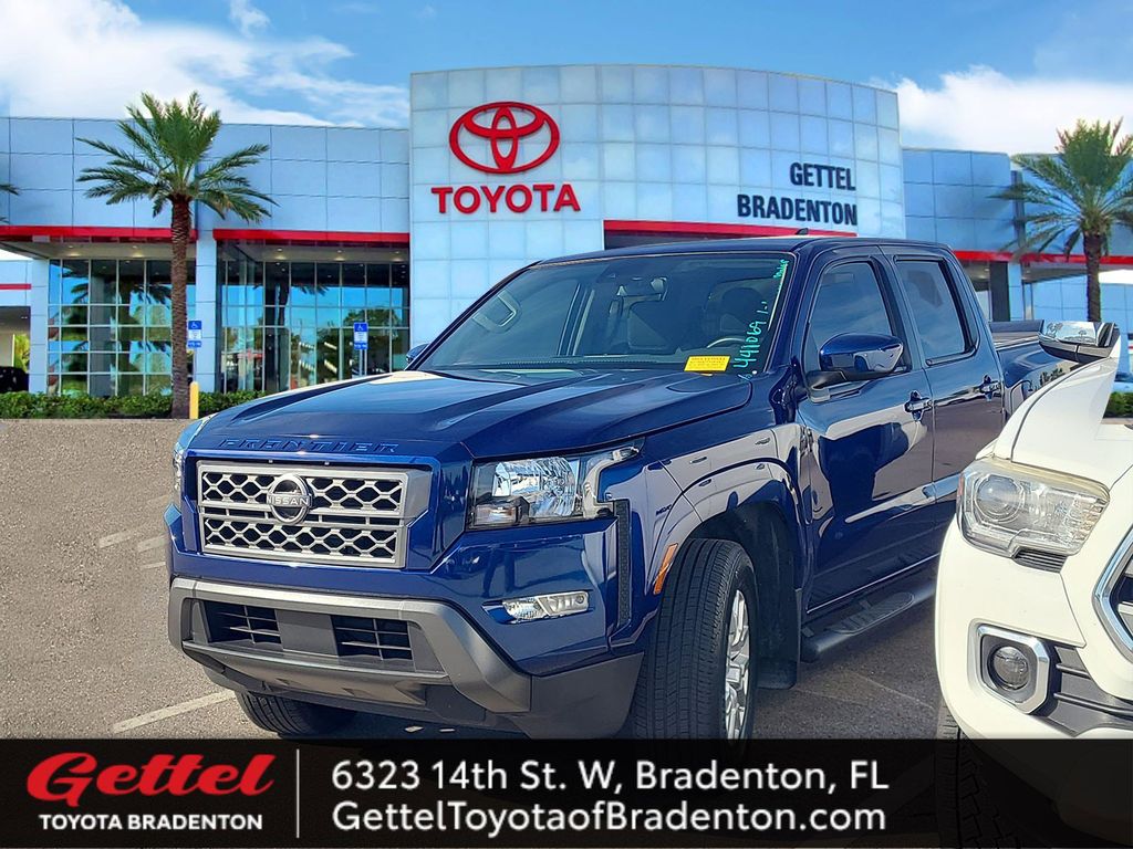 2022 Nissan Frontier SV's photo