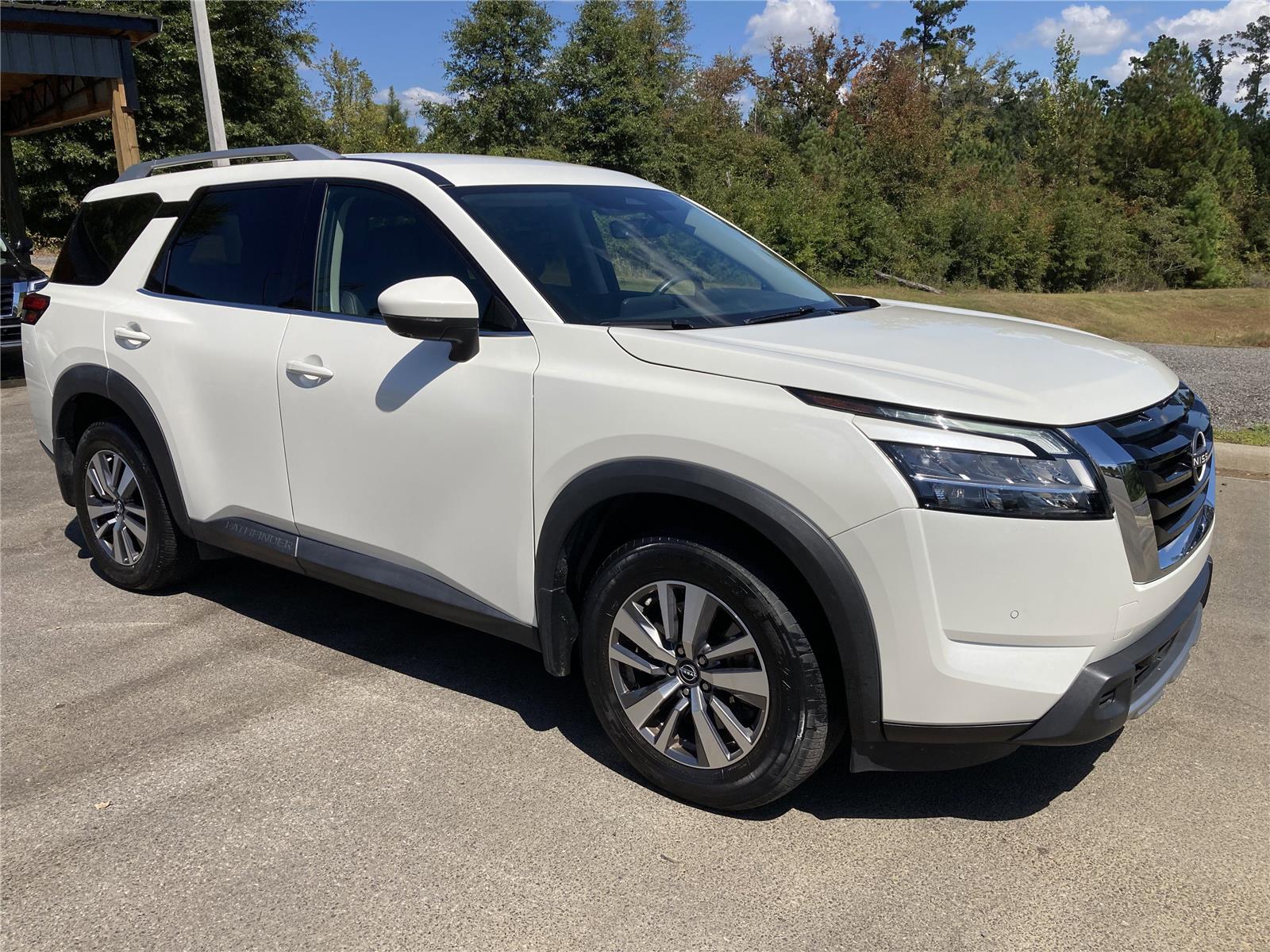 2023 Nissan Pathfinder SL photo 9