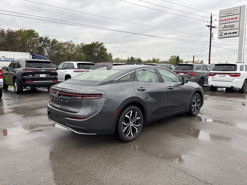 2023 Toyota Crown XLE photo 3