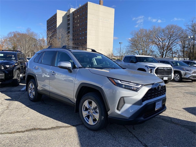 2025 Toyota RAV4 XLE's photo