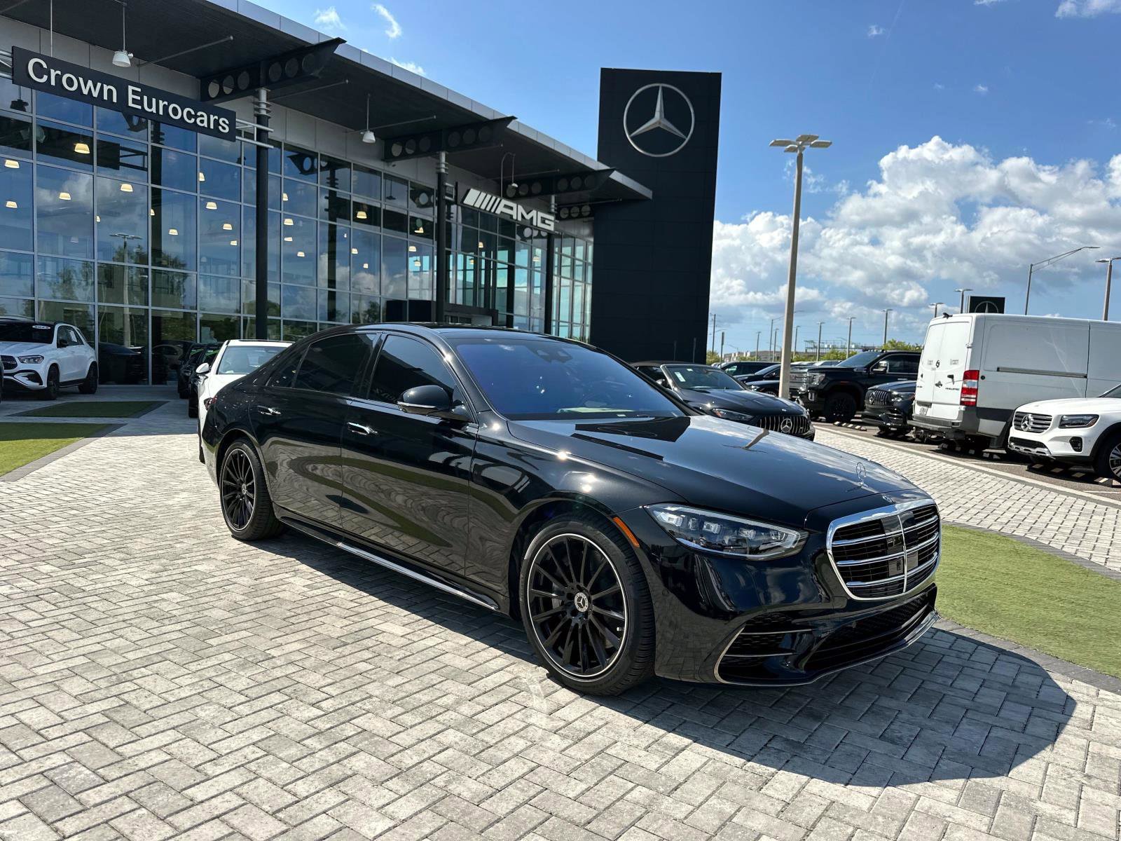 2025 Mercedes Benz S 580 4MATIC photo 2