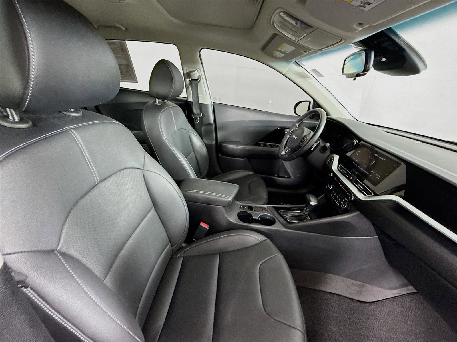 2022 Kia Niro Touring Special Edition photo 26