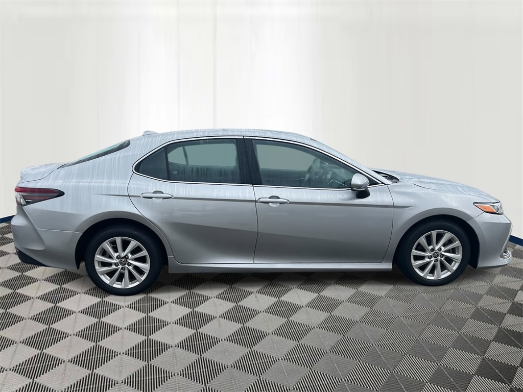 2023 Toyota Camry LE photo 6