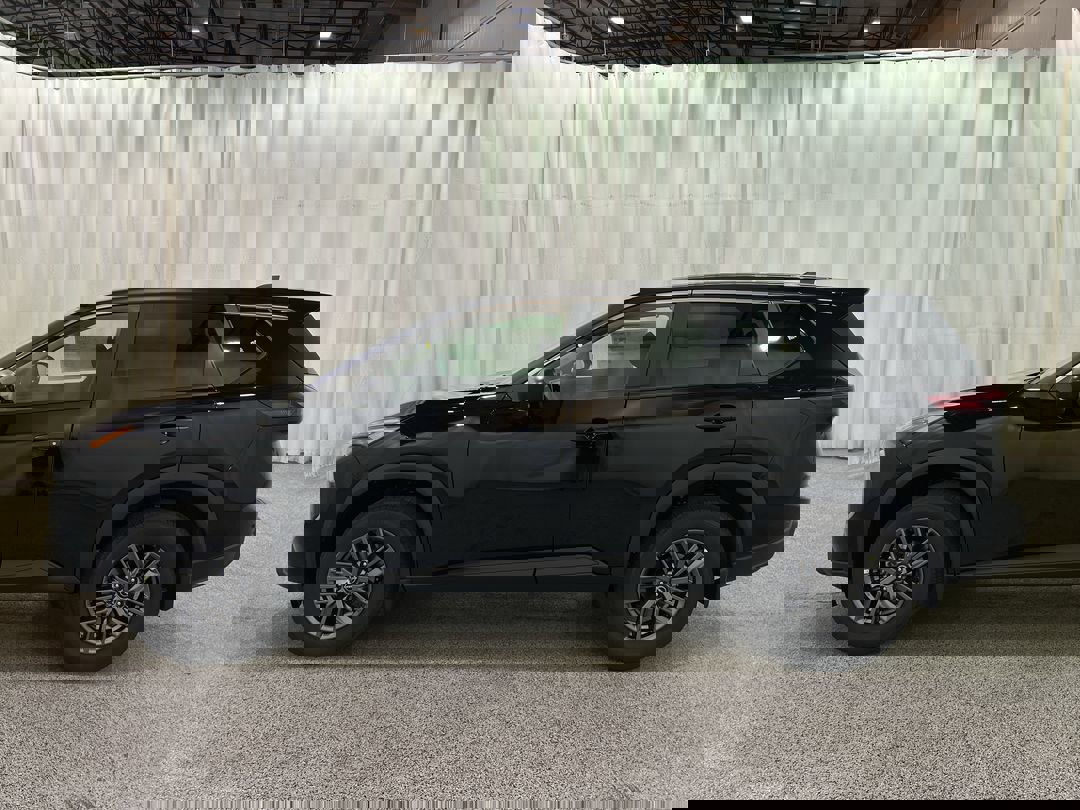 2026 Nissan Rogue S photo 3