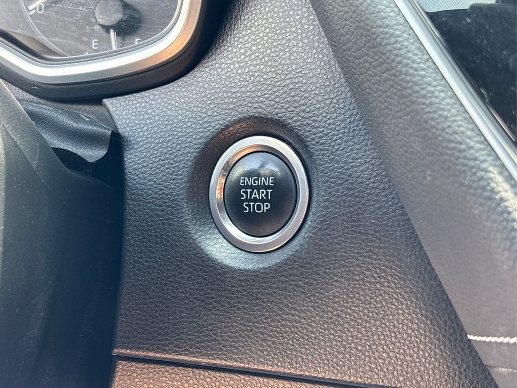 2023 Toyota Corolla SE photo 30