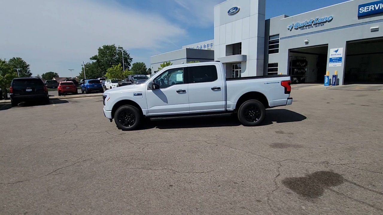 2025 Ford F-150 Lightning XLT photo 2
