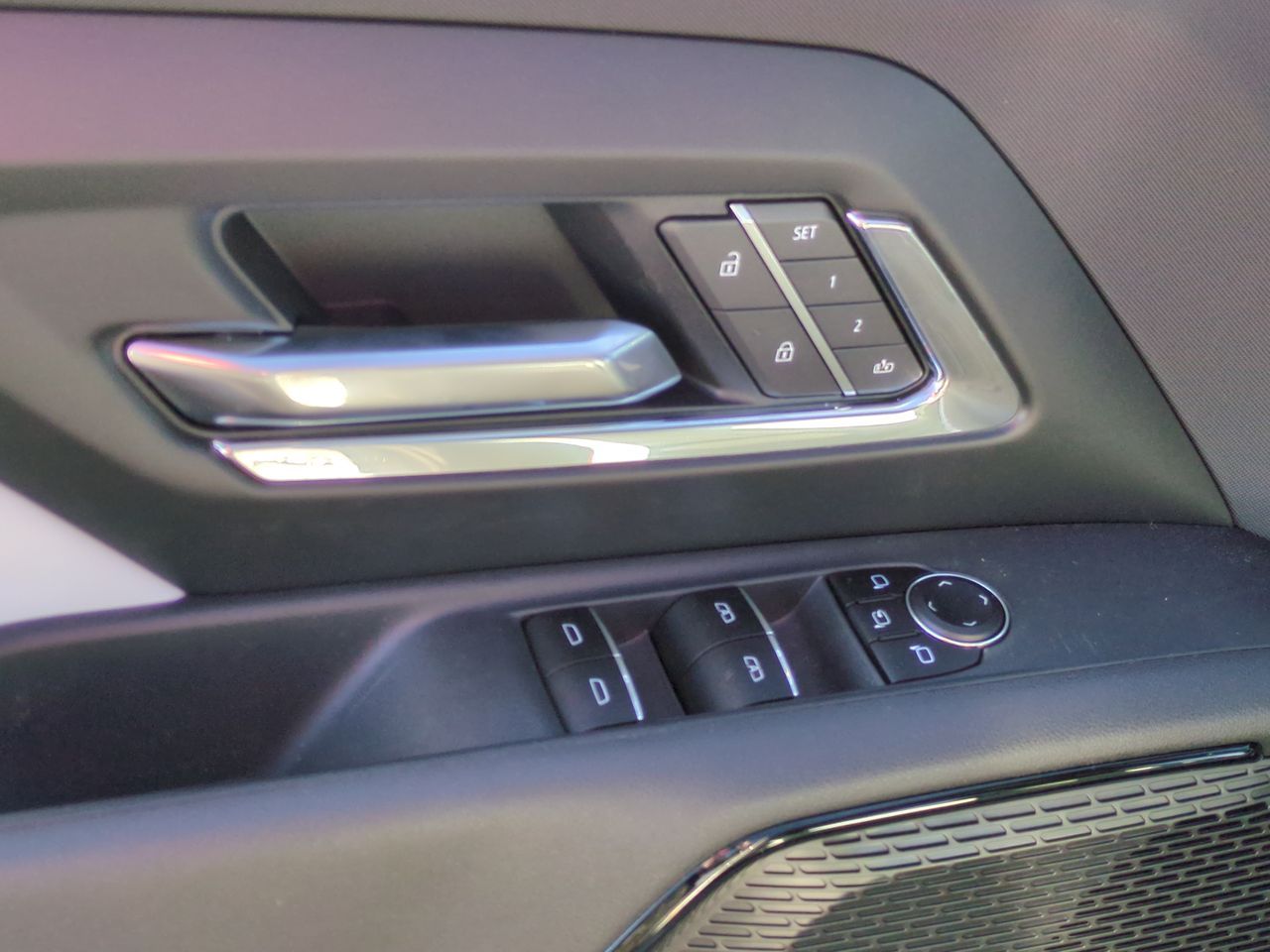 2025 Chevrolet Silverado EV RST photo 20