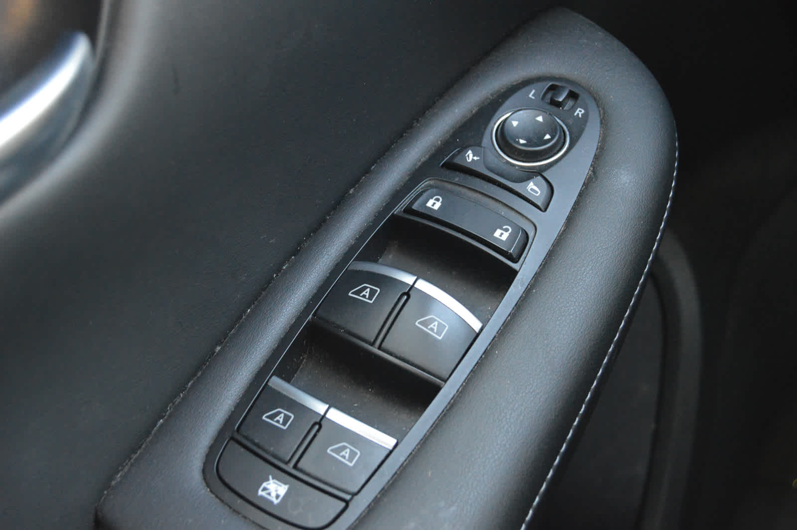 2023 Infiniti QX50 Luxe photo 16
