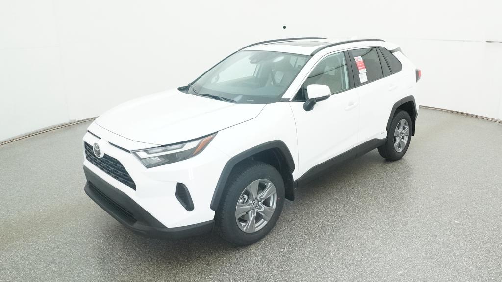 2025 Toyota RAV4 XLE's photo