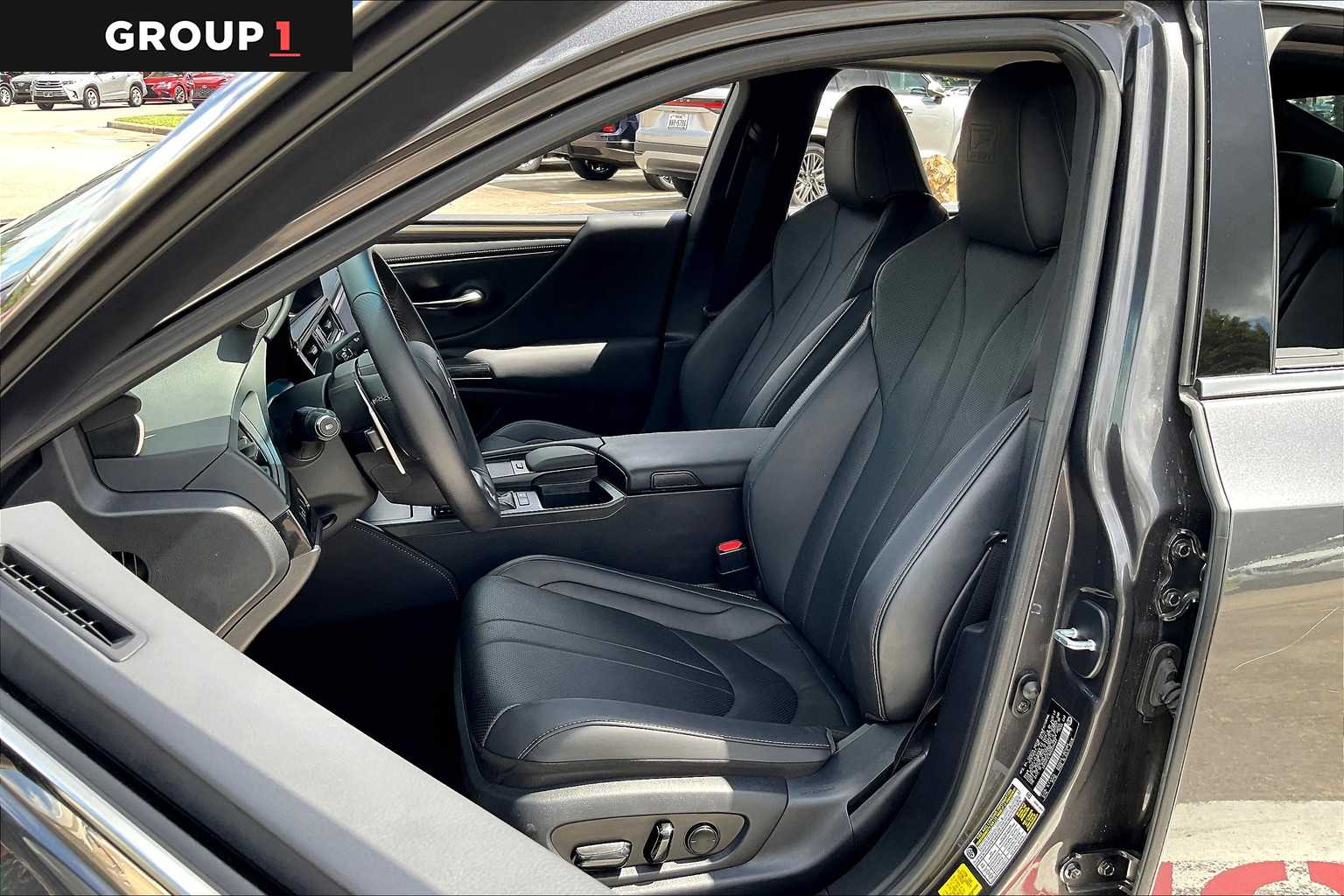 2022 Lexus ES F SPORT photo 6