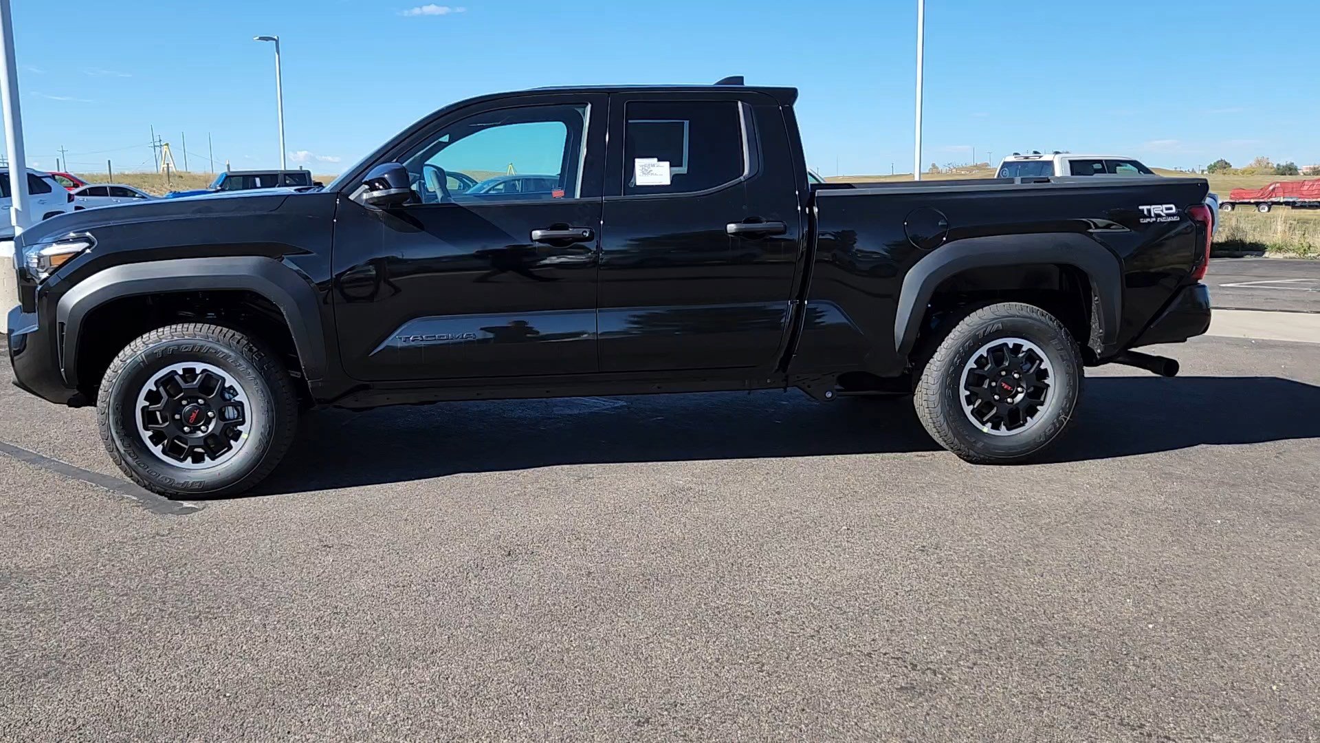 2025 Toyota Tacoma TRD Off-Road photo 2