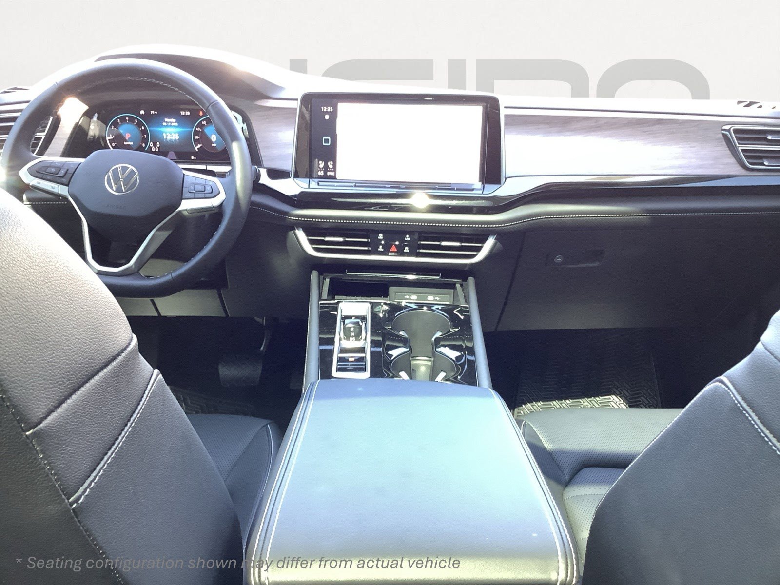 2025 Volkswagen Atlas SEL photo 13