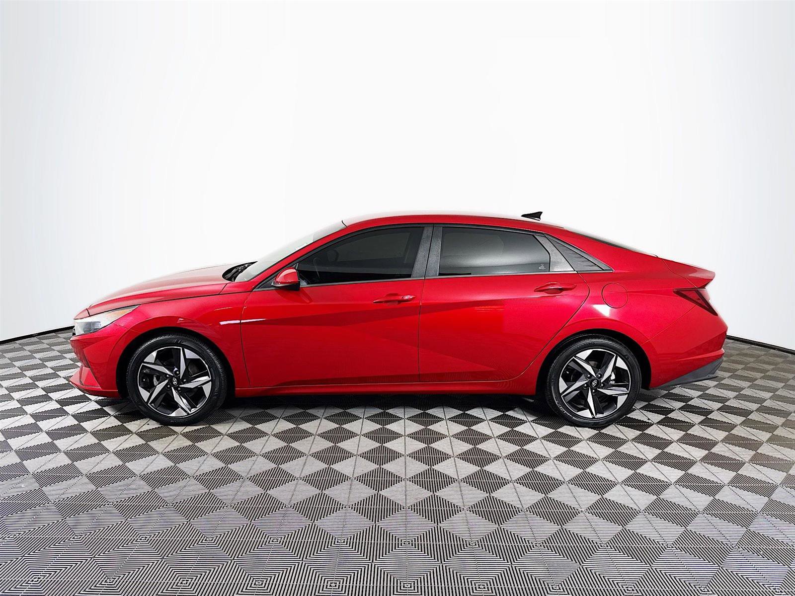 2023 Hyundai Elantra SEL Convenience photo 4