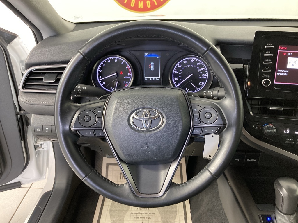 2023 Toyota Camry SE photo 5