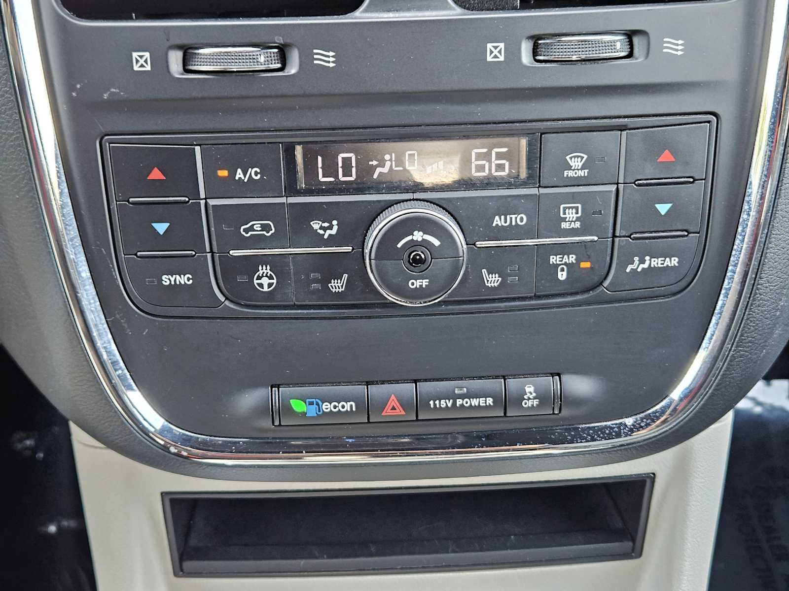 2018 Dodge Grand Caravan SXT photo 13