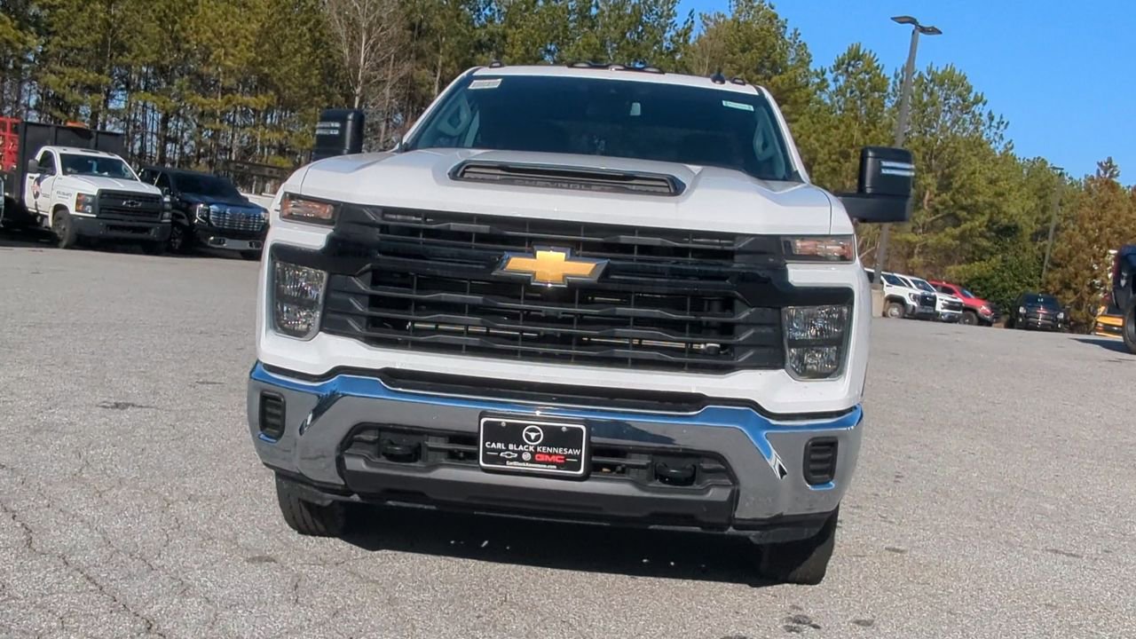 2024 Chevrolet Silverado 2500HD photo 3