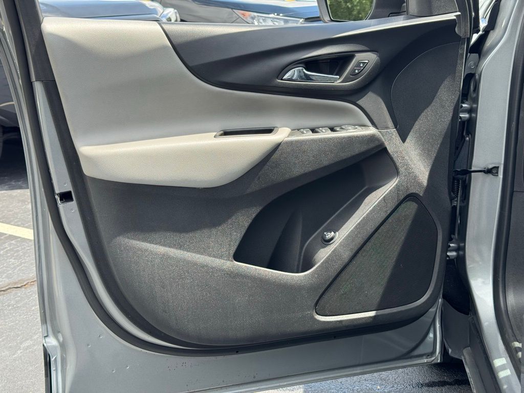2024 Chevrolet Equinox LT photo 21