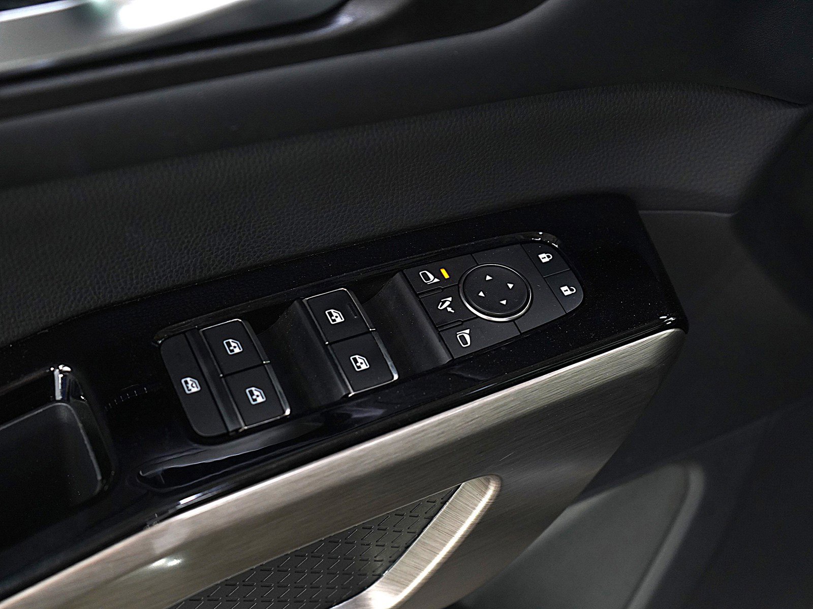 2023 Nissan Pathfinder Platinum photo 21
