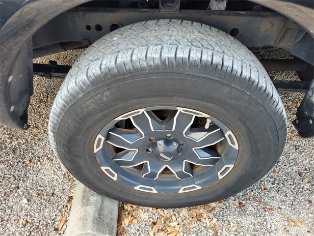 2019 Nissan Frontier SV photo 2