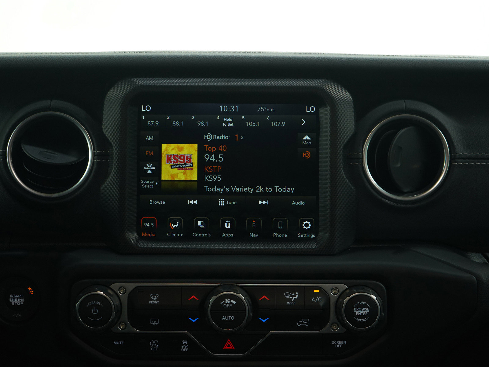 2021 Jeep Wrangler Unlimited Sahara photo 14
