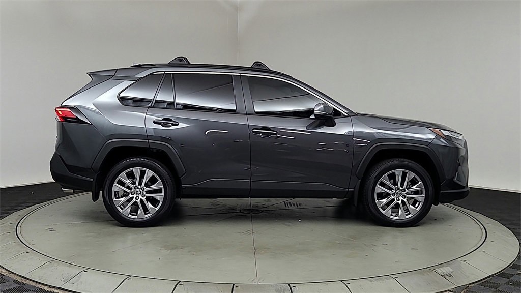 2024 Toyota RAV4 XLE Premium photo 5
