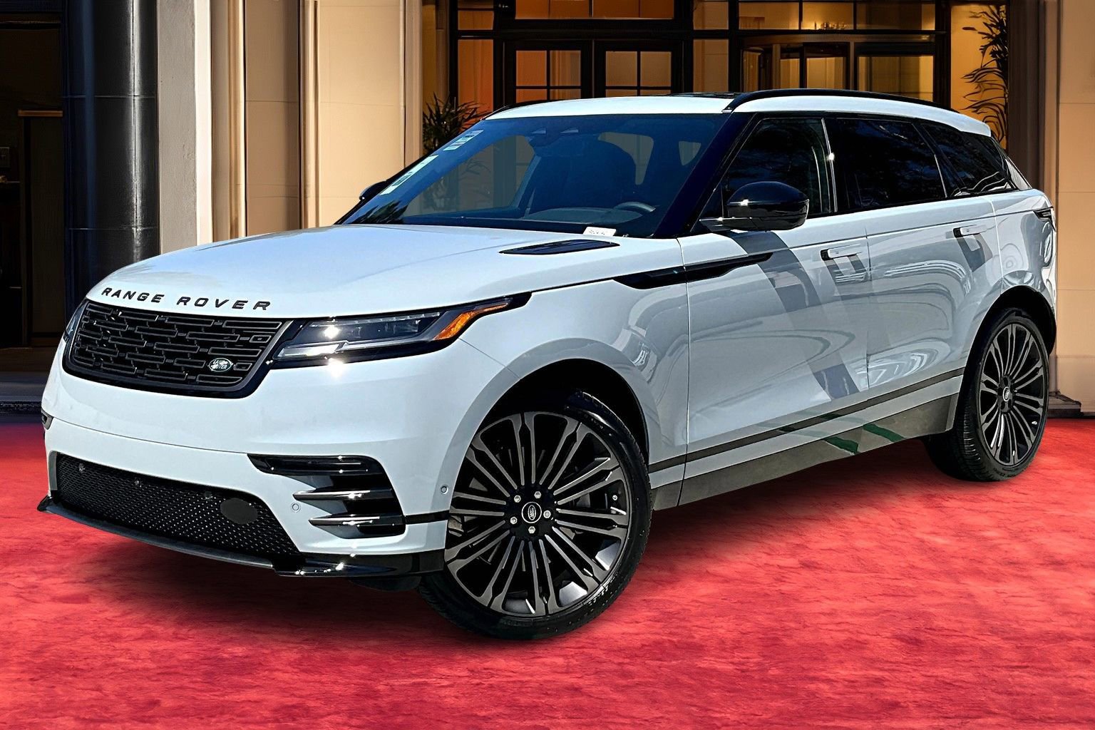 2026 Land Rover Range Rover Velar Dynamic SE