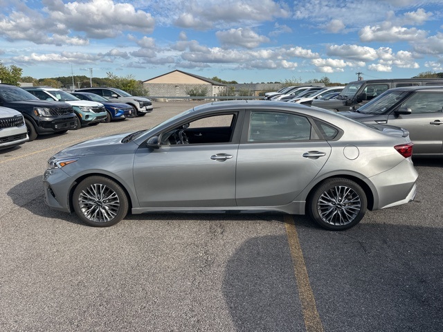 2023 Kia Forte GT-Line photo 4