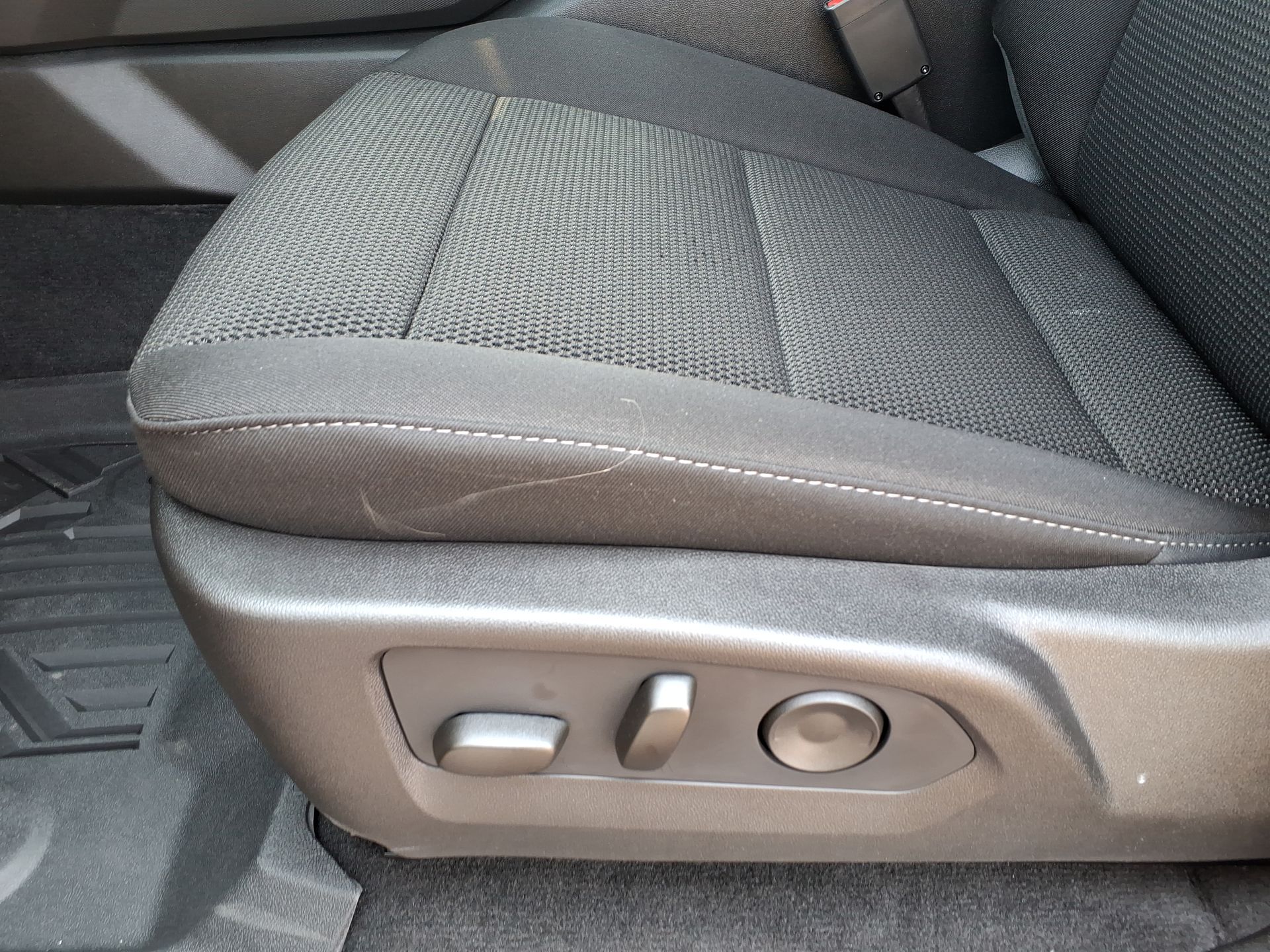 2026 Chevrolet Colorado LT photo 7