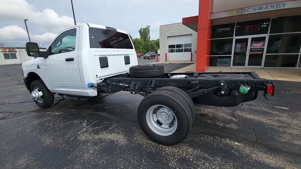 2023 Ram 3500 Tradesman photo 6