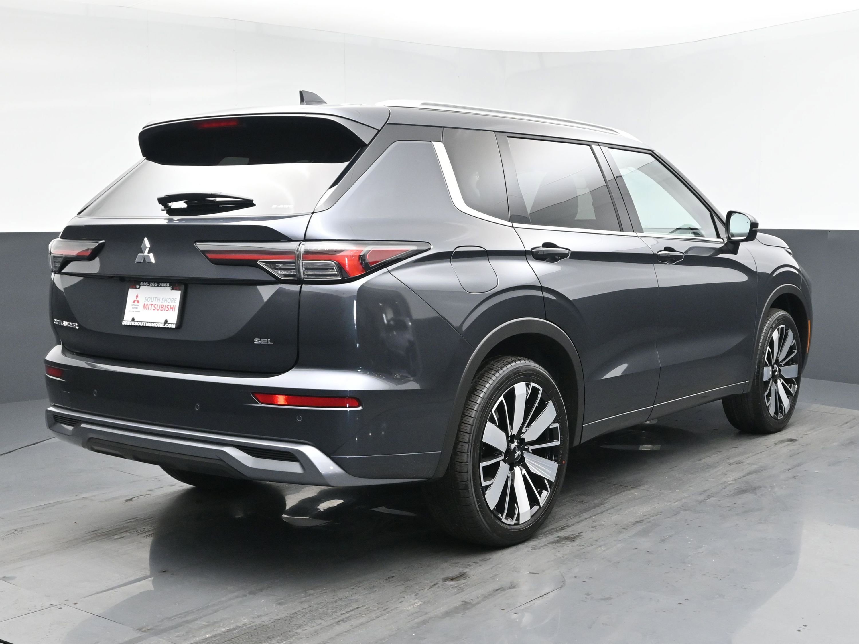 2025 Mitsubishi Outlander SEL photo 22