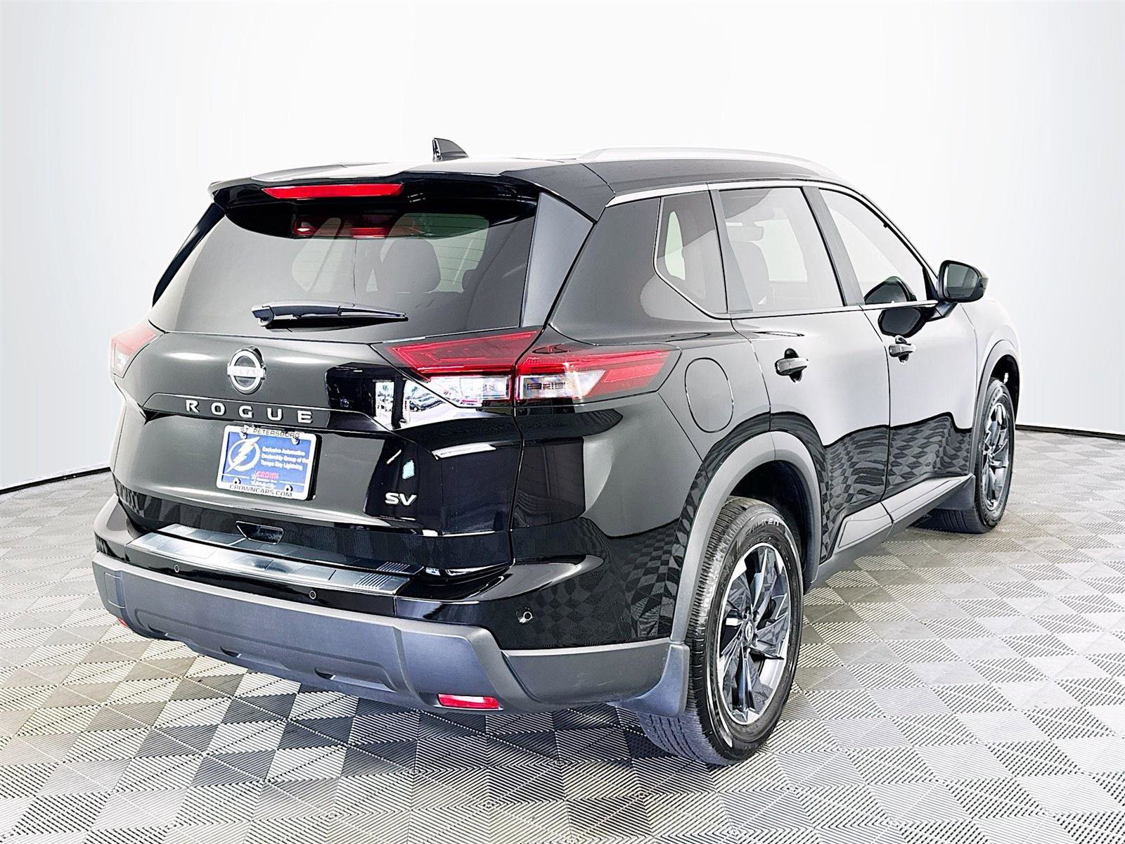 2024 Nissan Rogue SV photo 4