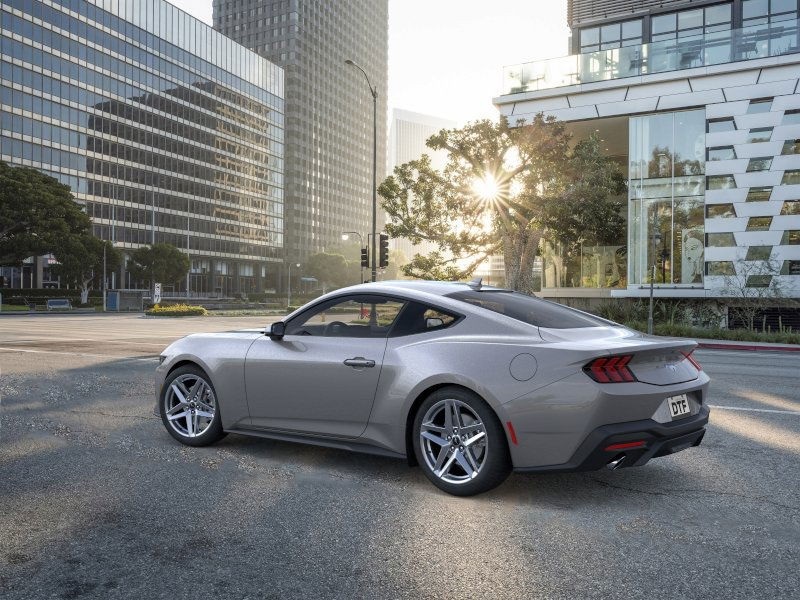 2025 Ford Mustang EcoBoost photo 3