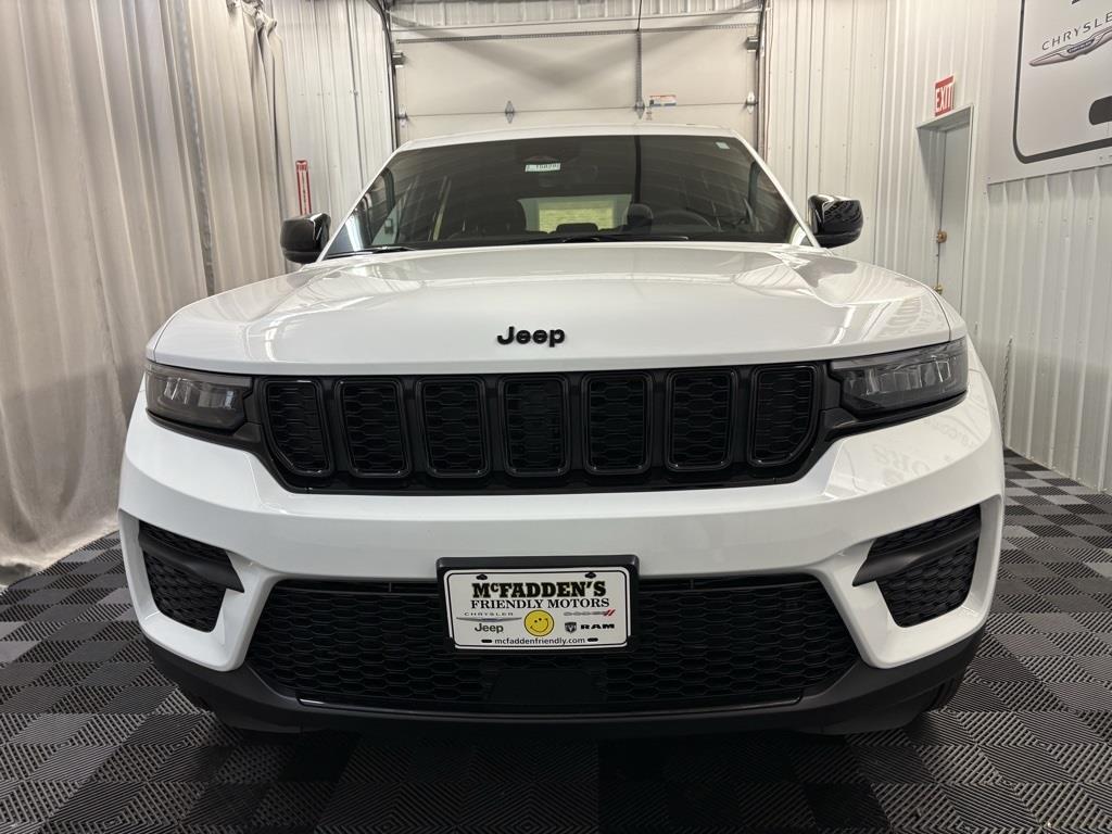 2025 Jeep Grand Cherokee Altitude X photo 3
