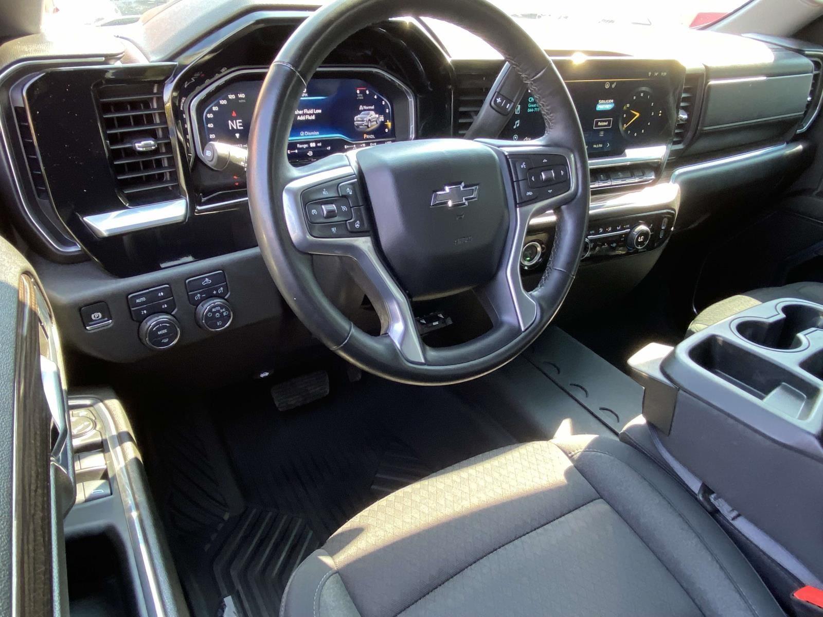 2024 Chevrolet Silverado 1500 RST photo 2