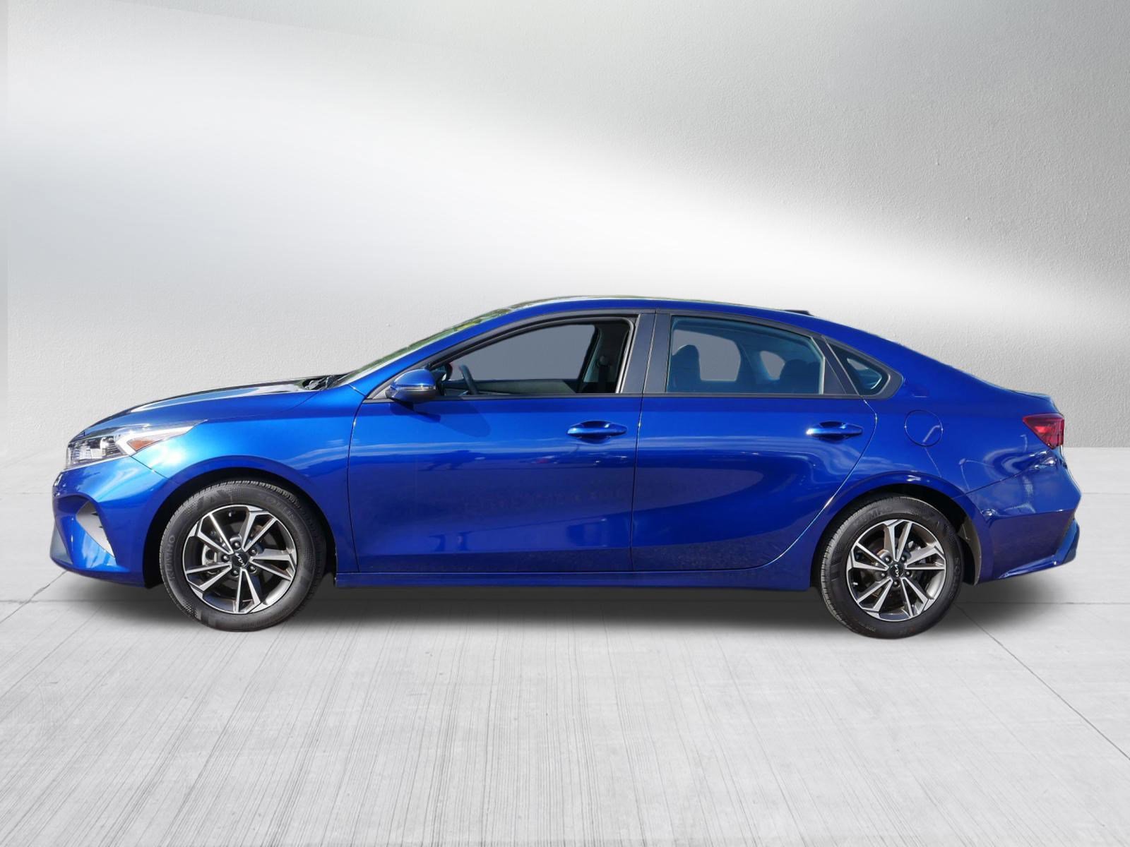 2023 Kia Forte LXS photo 4