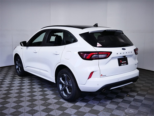 2023 Ford Escape ST-Line photo 5
