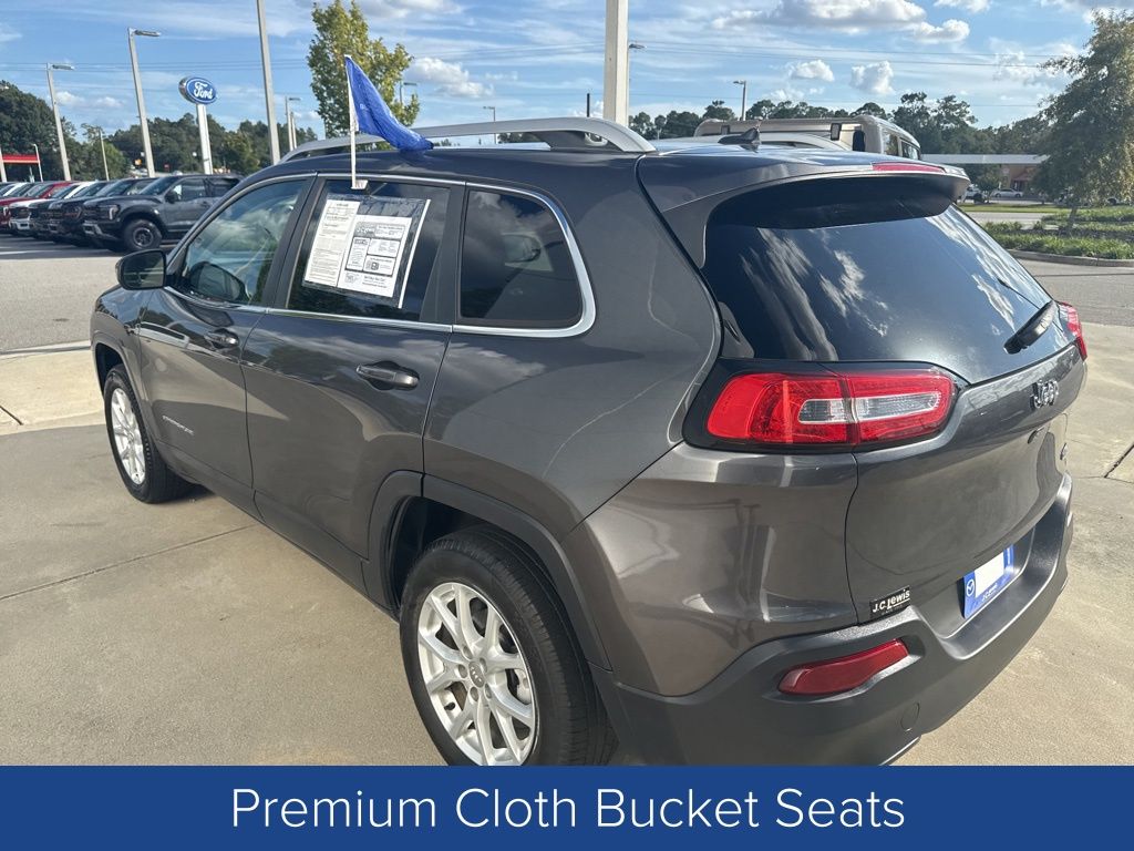 2015 Jeep Cherokee Latitude photo 4