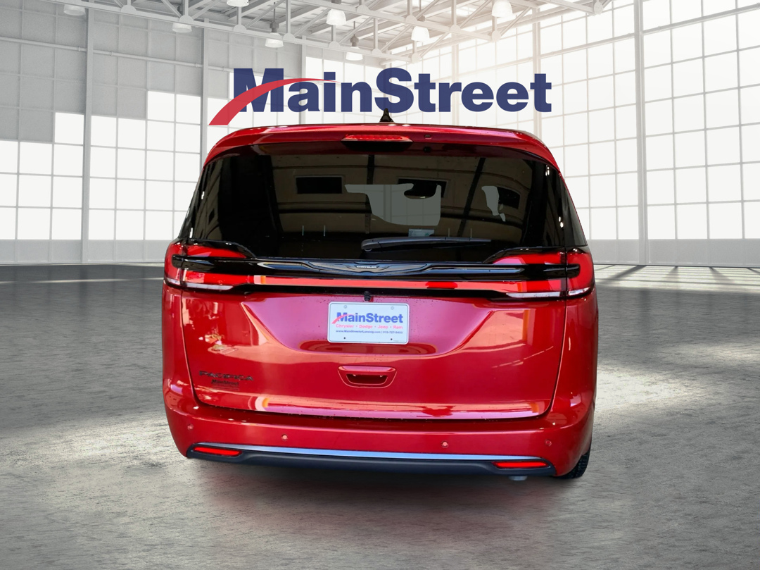 2026 Chrysler Pacifica photo 3