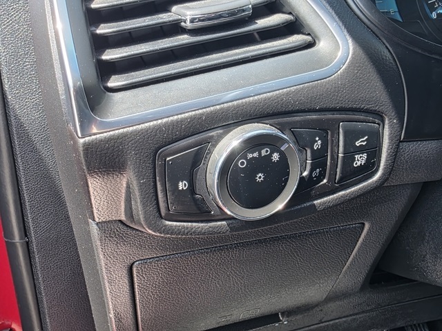 2024 Ford Edge Titanium photo 16