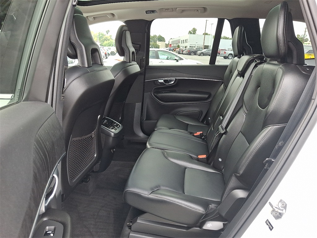 2020 Volvo XC90 T5 Momentum photo 10