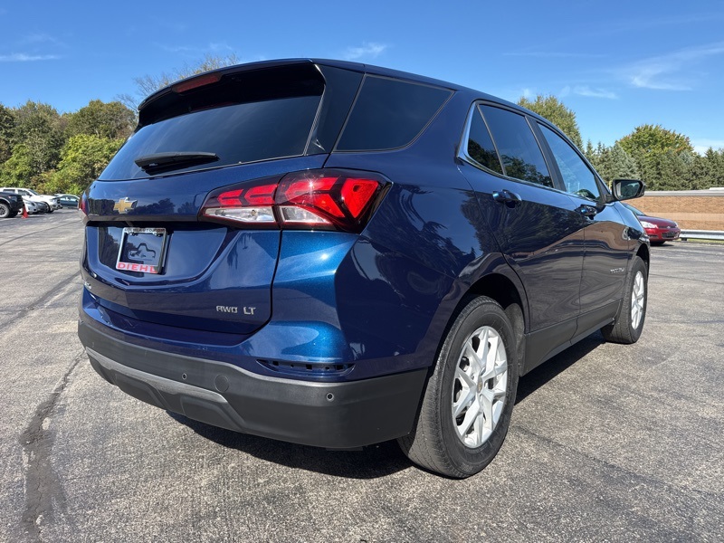 2022 Chevrolet Equinox LT photo 3