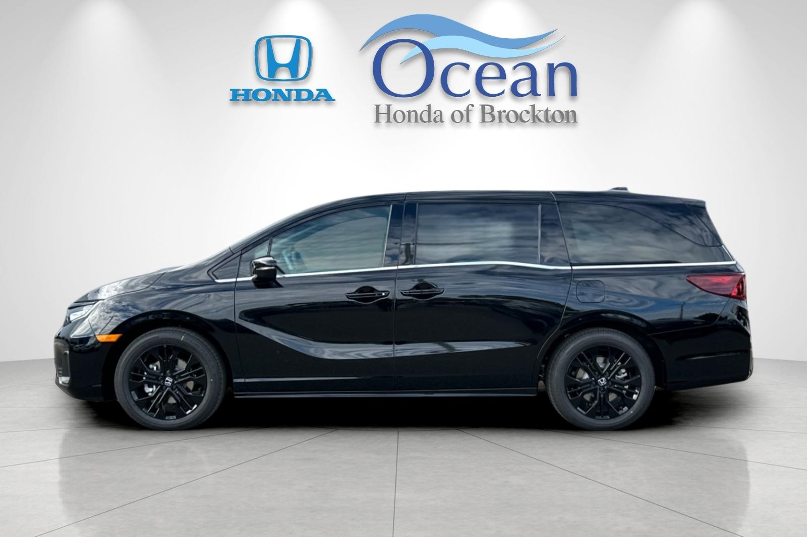2026 Honda Odyssey photo 2
