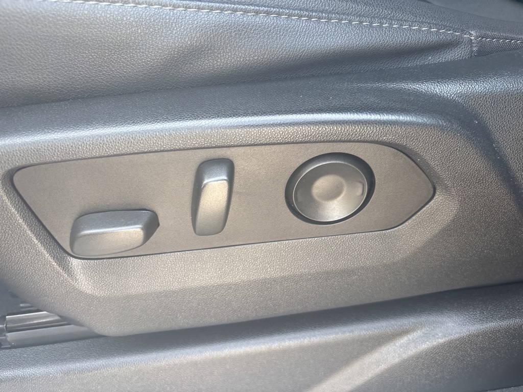 2022 Chevrolet Suburban Z71 photo 14