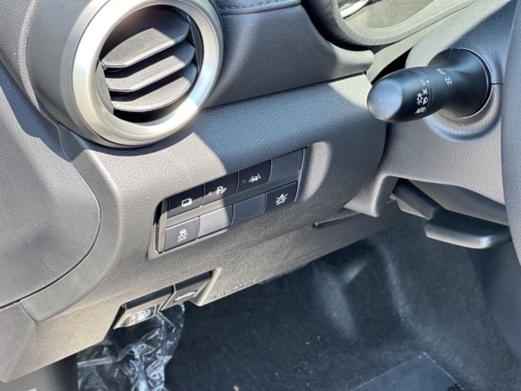 2025 Nissan Versa S photo 14