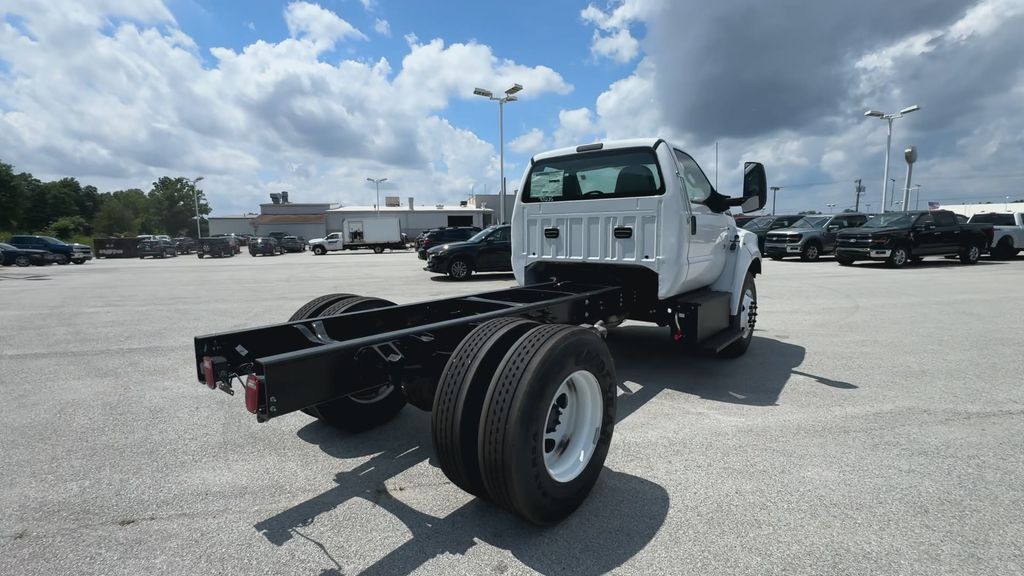 2025 Ford F-650 Base photo 8
