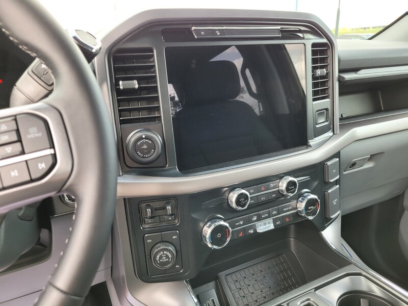 2025 Ford F-150 XLT photo 17