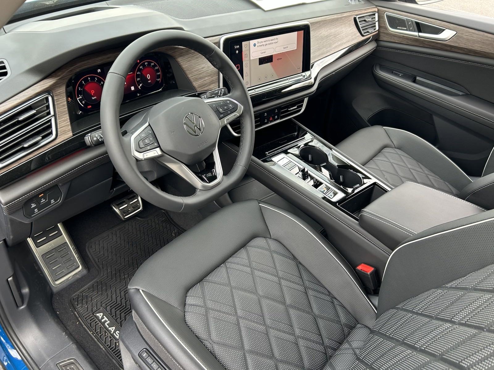 2025 Volkswagen Atlas SEL Premium R-Line photo 15